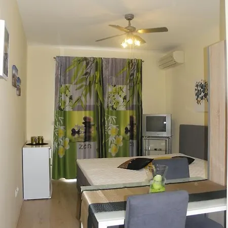 Brekalo Apartamento *